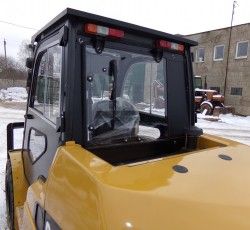 Металлическая кабина на погрузчик Caterpillar DP50CNT
