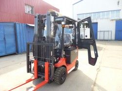 Металлическая кабина на погрузчик Nichiyu FB15-18