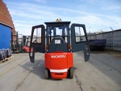 Металлическая кабина на погрузчик Nichiyu FB15-18