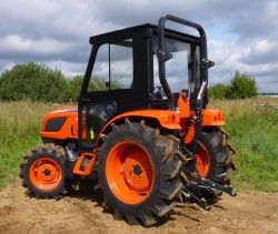 Металлическая кабина на трактор KIOTI