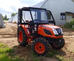 Металлическая кабина на трактор KIOTI