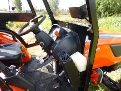 Металлическая кабина на трактор KIOTI