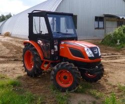 Металлическая кабина на трактор KIOTI