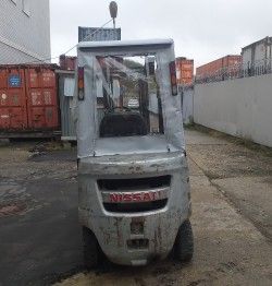 Пластиковая кабина на NISSAN