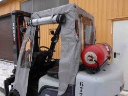 Пластиковая кабина на NISSAN