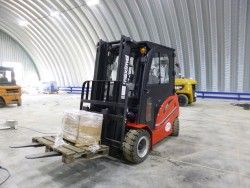 Металлическая кабина на электропогрузчик Maximal 3,5т