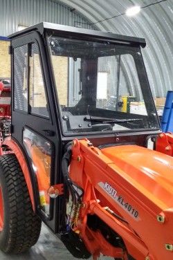 Металлическая кабина на трактор KIOTI CK3510