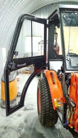 Металлическая кабина на трактор KIOTI CK3510