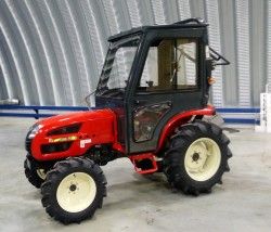 Металлическая кабина на трактор Branson 3100
