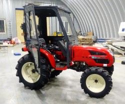 Металлическая кабина на трактор Branson 3100