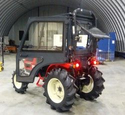 Металлическая кабина на трактор Branson 3100