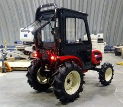 Металлическая кабина на трактор Branson 3100