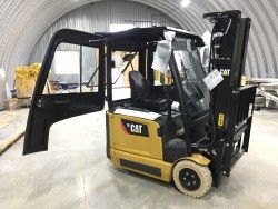 Металлическая кабина на электропогрузчик Caterpillar EP16ACNT