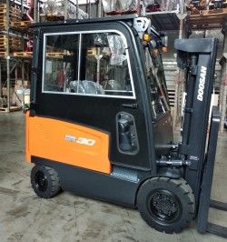 Металлическая кабина на электропогрузчик Doosan B30S-7