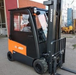 Металлическая кабина на электропогрузчик DOOSAN B20X-7