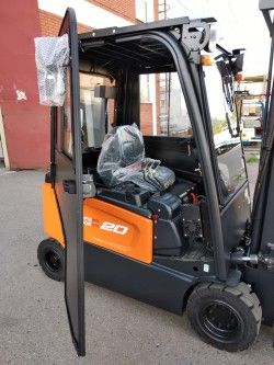 Металлическая кабина на электропогрузчик DOOSAN B20X-7