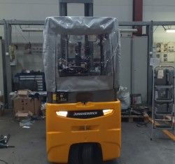 Пластиковая кабина на погрузчик Jungheinrich EFG 216k