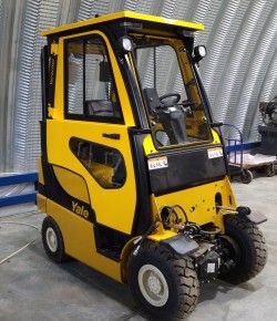 Металлическая кабина на погрузчик Yale GP16VX специсполнение под набивные стеллажи Металлическая кабина на погрузчик Yale GP16VX специсполнение под набивные стеллажи