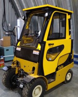 Металлическая кабина на погрузчик Yale GP16VX специсполнение под набивные стеллажи Металлическая кабина на погрузчик Yale GP16VX специсполнение под набивные стеллажи