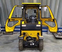 Металлическая кабина на погрузчик Yale GP16VX специсполнение под набивные стеллажи Металлическая кабина на погрузчик Yale GP16VX специсполнение под набивные стеллажи