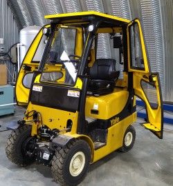 Металлическая кабина на погрузчик Yale GP16VX специсполнение под набивные стеллажи Металлическая кабина на погрузчик Yale GP16VX специсполнение под набивные стеллажи