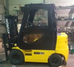 Металлическая кабина на погрузчик Hyundai 1,5-2т