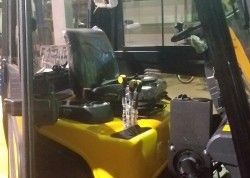 Металлическая кабина на погрузчик Hyundai 1,5-2т