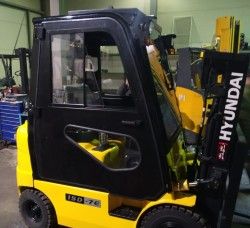 Металлическая кабина на погрузчик Hyundai 1,5-2т