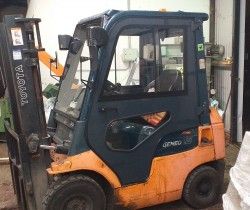 Металлическая кабина на погрузчик Toyota 1,5-1,8т, 7 серия