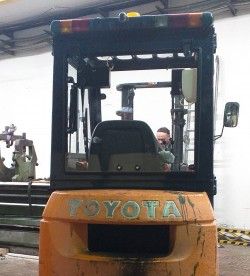 Металлическая кабина на погрузчик Toyota 1,5-1,8т, 7 серия