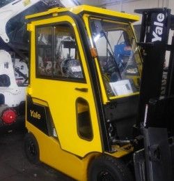 Металлическая кабина на электропогрузчик Yale FB15RZ