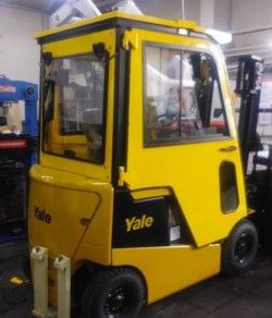 Металлическая кабина на электропогрузчик Yale FB15RZ