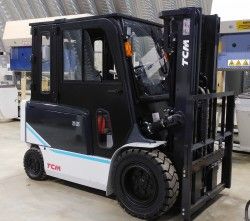 Металлическая кабина на погрузчик TCM FB30-8 (резаный каркас)