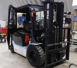 Металлическая кабина на погрузчик TCM FB30-8 (резаный каркас)