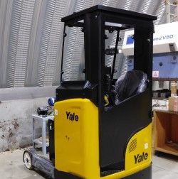 Металлическая кабина на ричтрак Yale MR16N