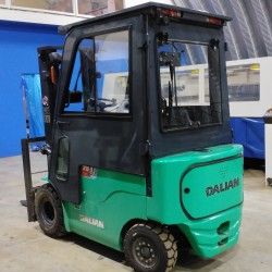 Металлическая кабина на электропогрузчик Dalian CPD25HB