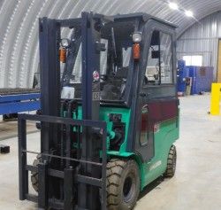 Металлическая кабина на электропогрузчик Dalian CPD25HB