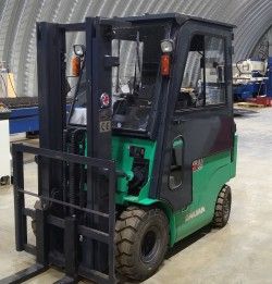 Металлическая кабина на электропогрузчик Dalian CPD25HB