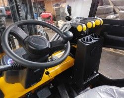 Металлическая кабина на погрузчик Hyundai 20-35 серия 7SA