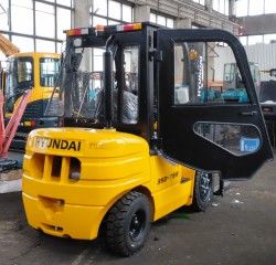 Металлическая кабина на погрузчик Hyundai 20-35 серия 7SA