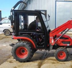 Металлическая кабина на трактор Shibaura SB25H