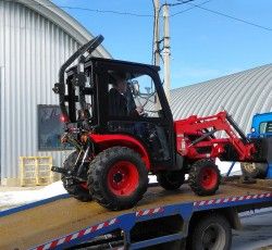 Металлическая кабина на трактор Shibaura SB25H