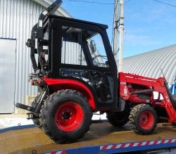 Металлическая кабина на трактор Shibaura SB25H