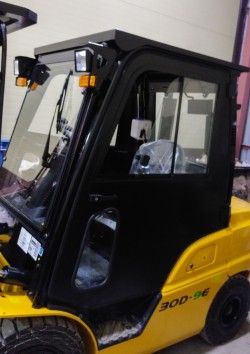 Металлическая кабина на погрузчик Hyundai 20-35 (9 серия)