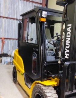 Металлическая кабина на погрузчик Hyundai 20-35 (9 серия)