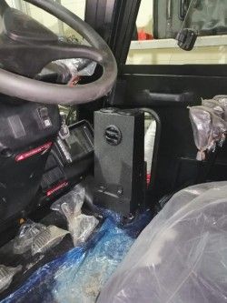 Металлическая кабина на погрузчик Hyundai 20-35 (9 серия)