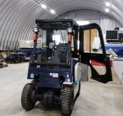 Металлическая кабина на погрузчик TCM 1,5т специсполнение под набивные стеллажи