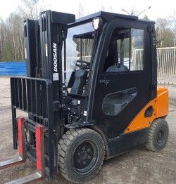 Металлическая кабина на погрузчик Doosan 2,5-3,5т 7 серия