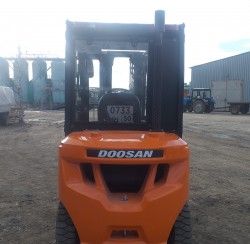 Металлическая кабина на погрузчик Doosan 2,5-3,5т 7 серия