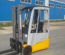 Пластиковая кабина на погрузчик Jungheinrich EFG115